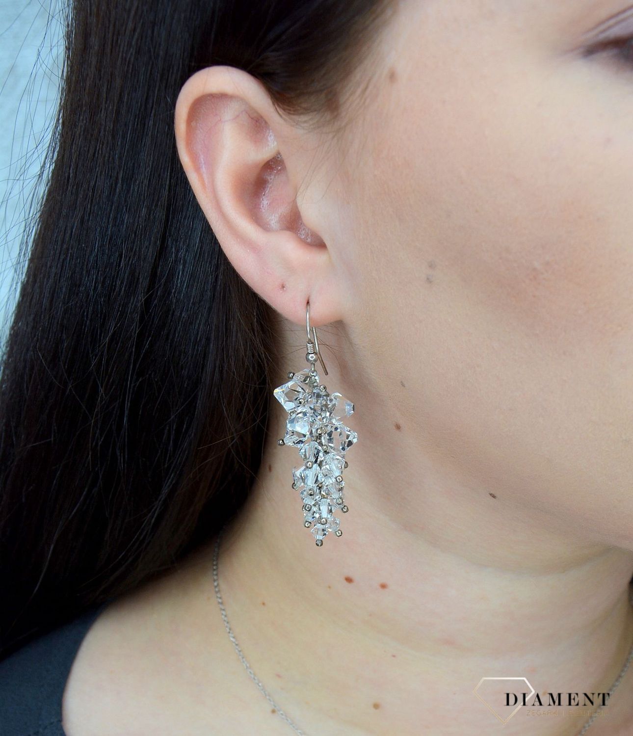 Kolczyki srebrne wiszące z kryształami Swarovskiego KR 2 384.jpg